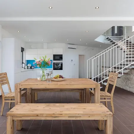 Βίλα Salt Τρογκίρ