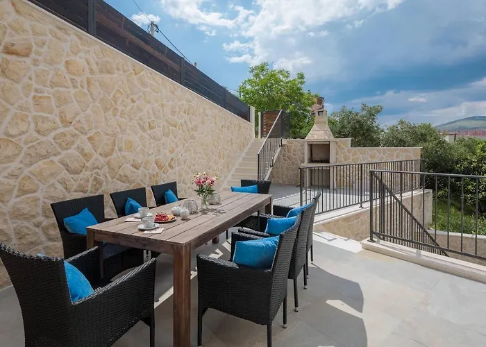 Salt * Τρογκίρ